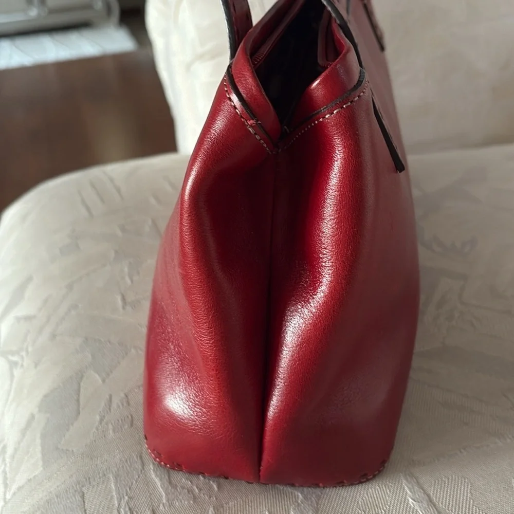 Vintage Fossil deep Red Leather satchel Handbag purse zippered / inside pockets
